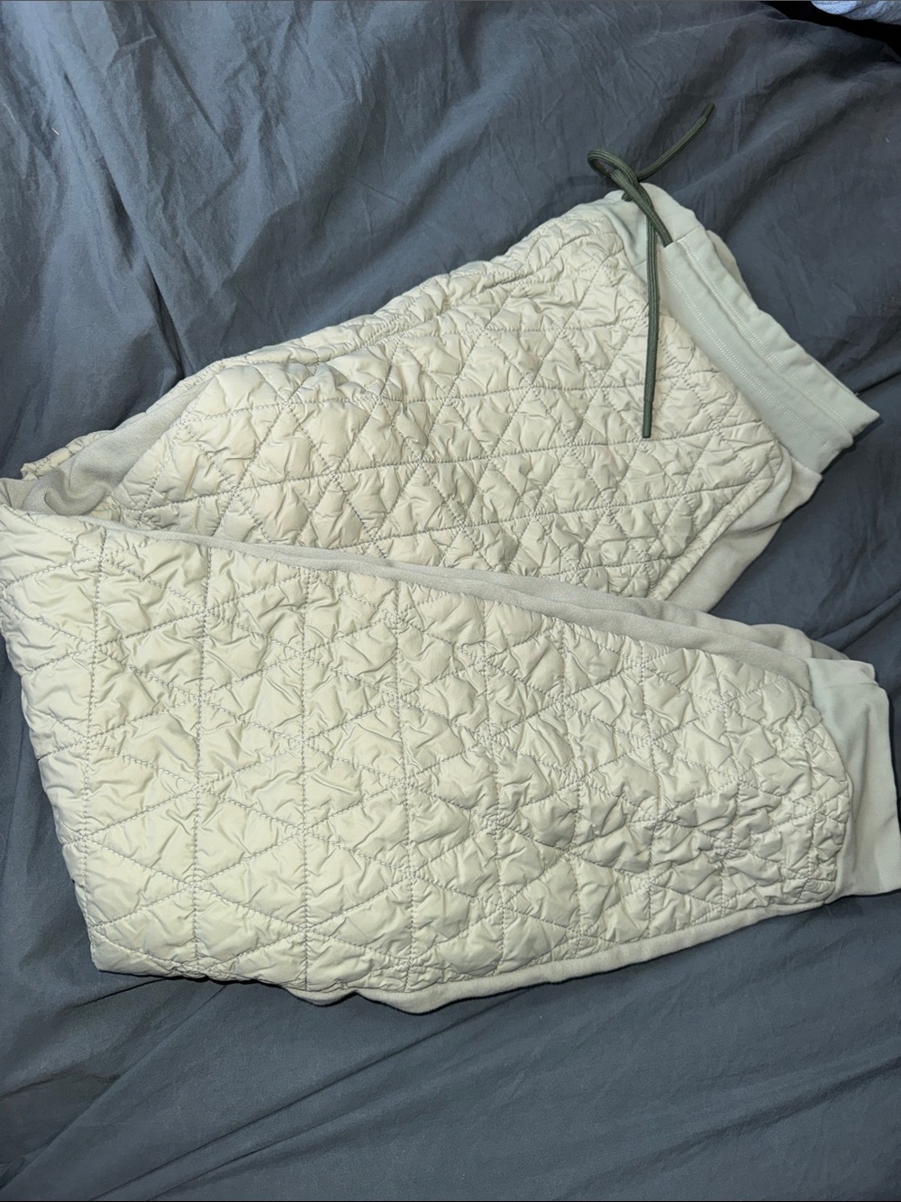 Athleta Quilted Jogger Pants in Light Gray